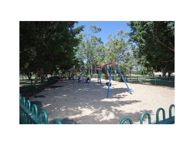 207-209 Monaco Street, Broadbeach Waters QLD 4218