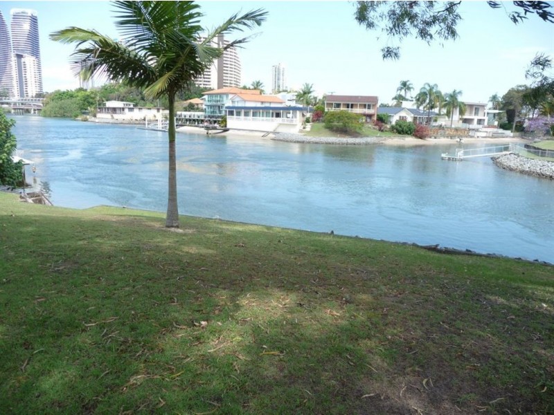 5/18 Sunshine Boulevard, Broadbeach Waters QLD 4218