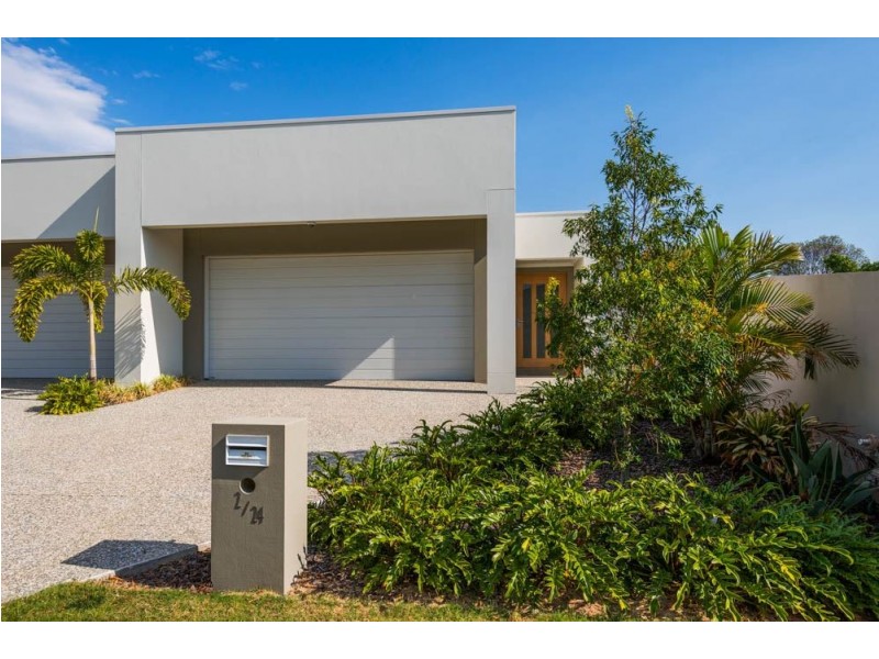 2/24 Compass Drive, Biggera Waters QLD 4216
