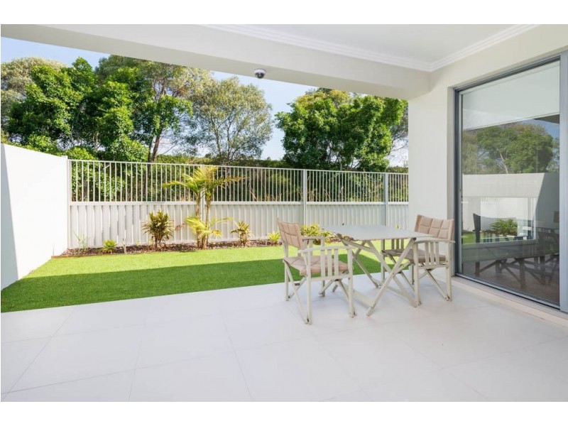 2/24 Compass Drive, Biggera Waters QLD 4216