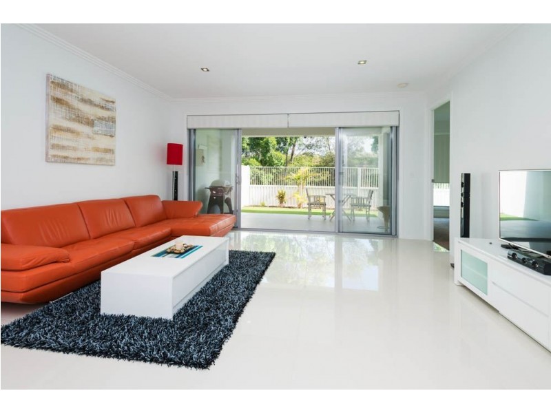 2/24 Compass Drive, Biggera Waters QLD 4216