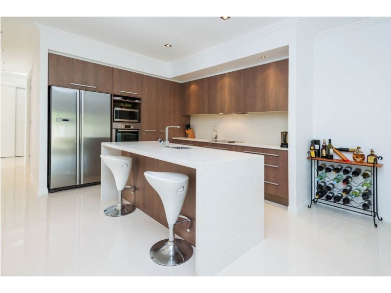 2/24 Compass Drive, Biggera Waters QLD 4216