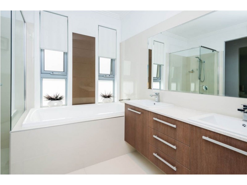 2/24 Compass Drive, Biggera Waters QLD 4216