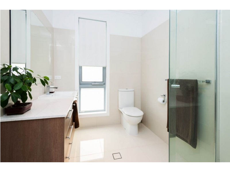 2/24 Compass Drive, Biggera Waters QLD 4216