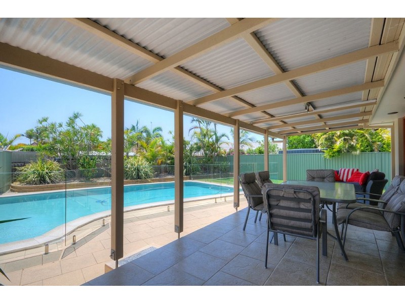 35 Markeri Street, Mermaid Waters QLD 4218