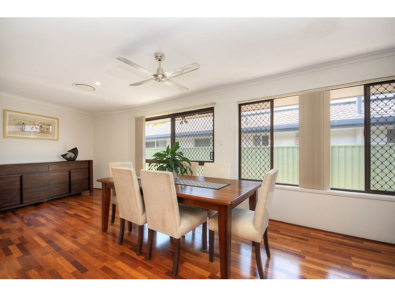 35 Markeri Street, Mermaid Waters QLD 4218