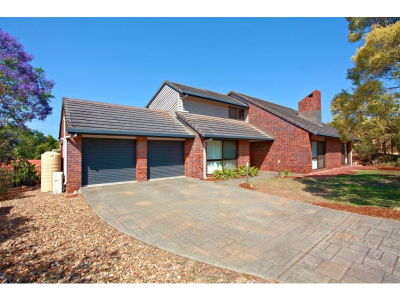 222 Mt Ommaney Drive, Mount Ommaney QLD 4074