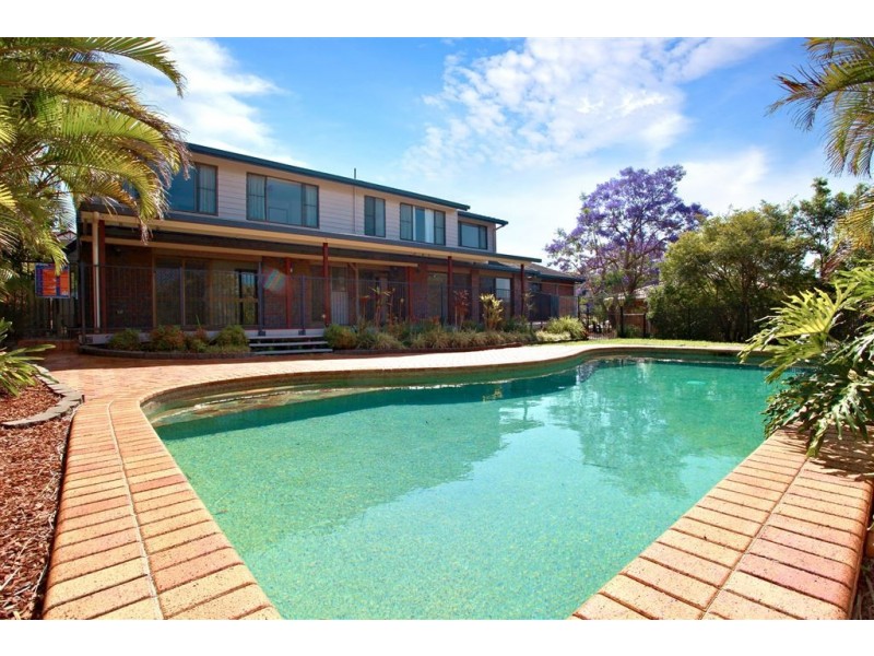 222 Mt Ommaney Drive, Mount Ommaney QLD 4074