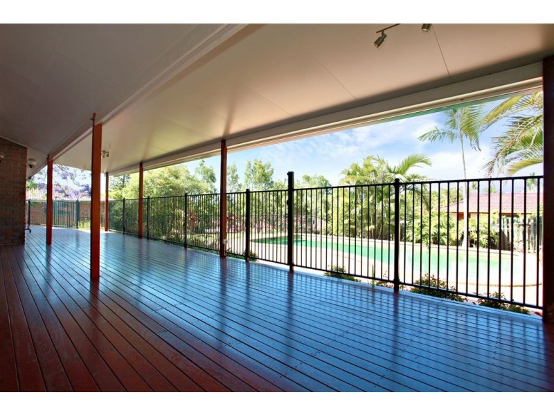 222 Mt Ommaney Drive, Mount Ommaney QLD 4074