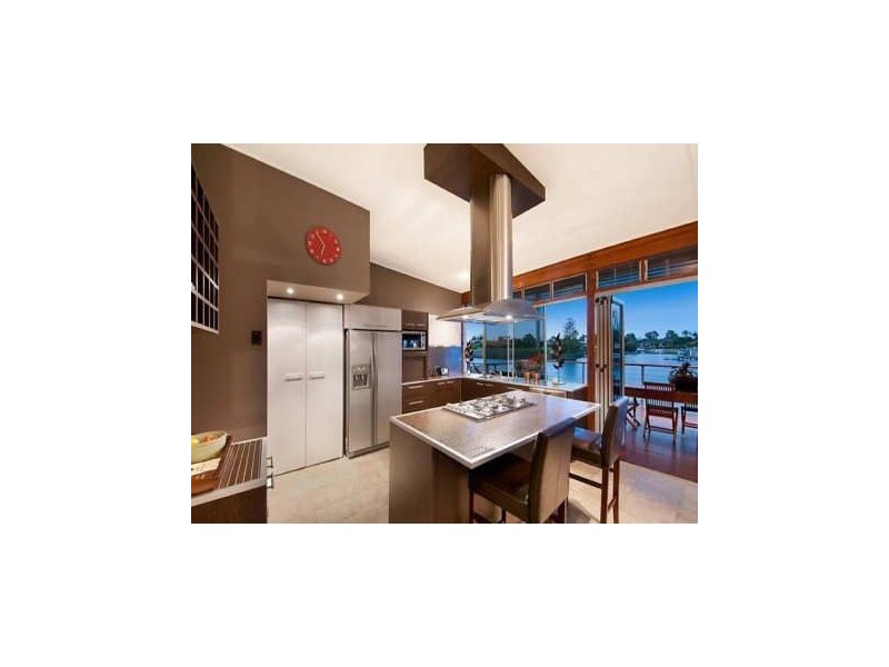 31 Furlong Street, Broadbeach Waters QLD 4218