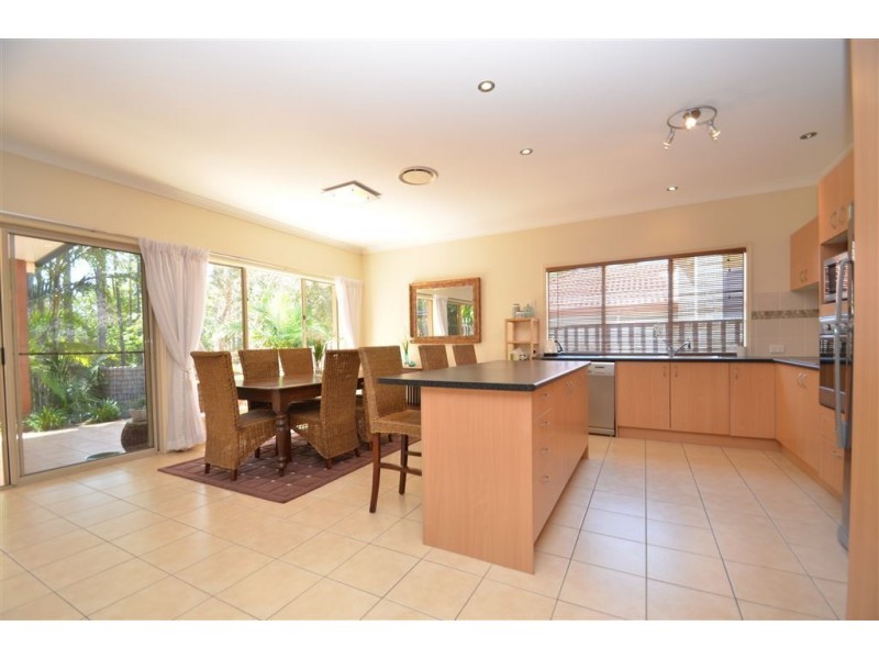5 Ranier Crescent, Varsity Lakes QLD 4227