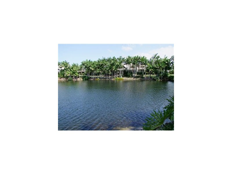 3 “Vernon”/125 Santa Cruz Boulevard, Clear Island Waters QLD 4226