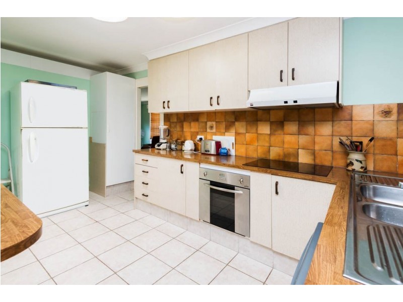 39 Ashbourne Terrace, Biggera Waters QLD 4216