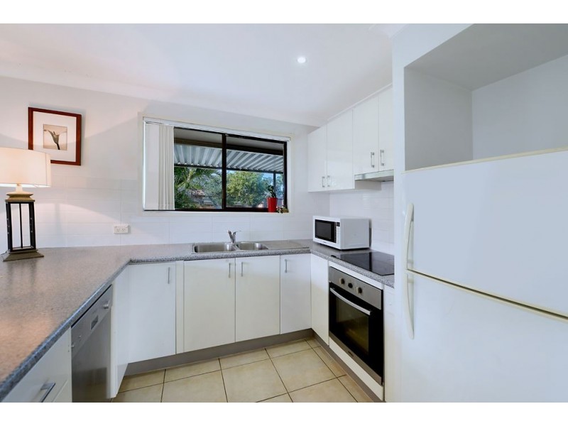 28 Burrinjuck Drive, Coombabah QLD 4216