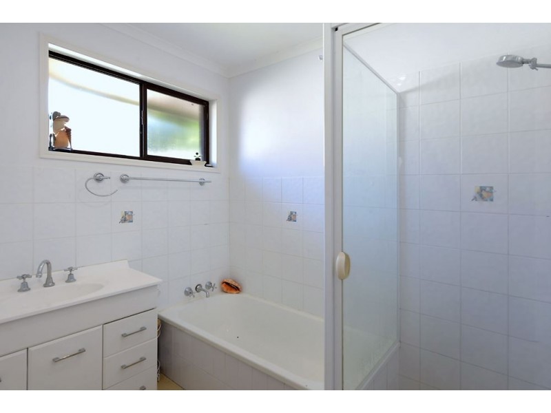 28 Burrinjuck Drive, Coombabah QLD 4216