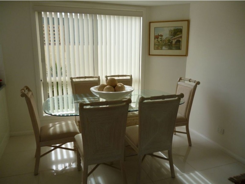 11 Rio Vista Blvd, Broadbeach Waters QLD 4218