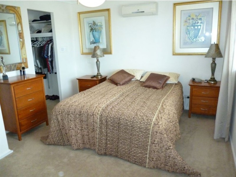 11 Rio Vista Blvd, Broadbeach Waters QLD 4218