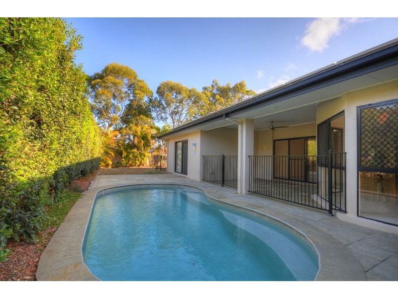 43 Arun Drive, Arundel QLD 4214