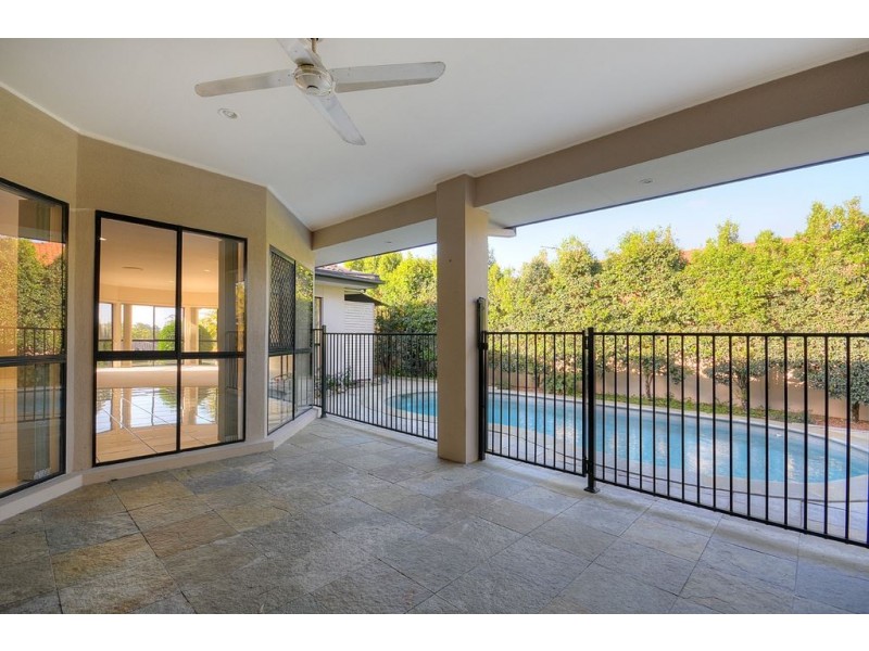 43 Arun Drive, Arundel QLD 4214