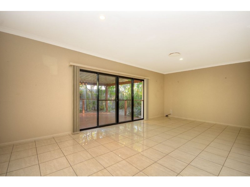 43 Arun Drive, Arundel QLD 4214