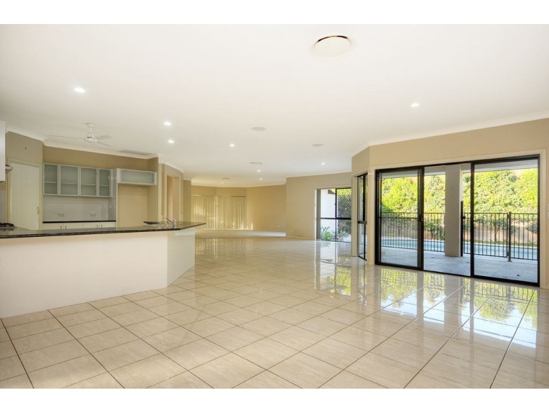 43 Arun Drive, Arundel QLD 4214