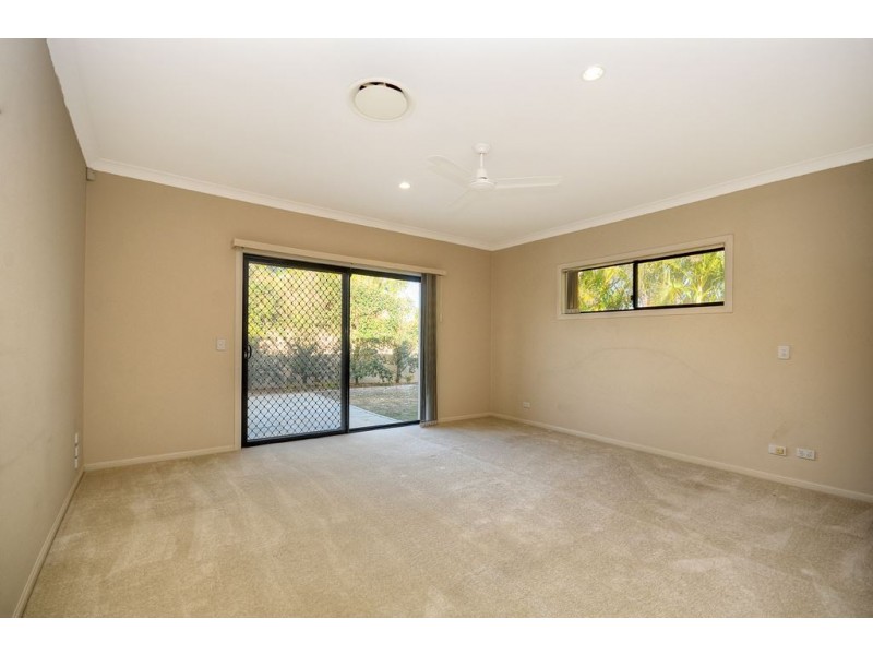 43 Arun Drive, Arundel QLD 4214