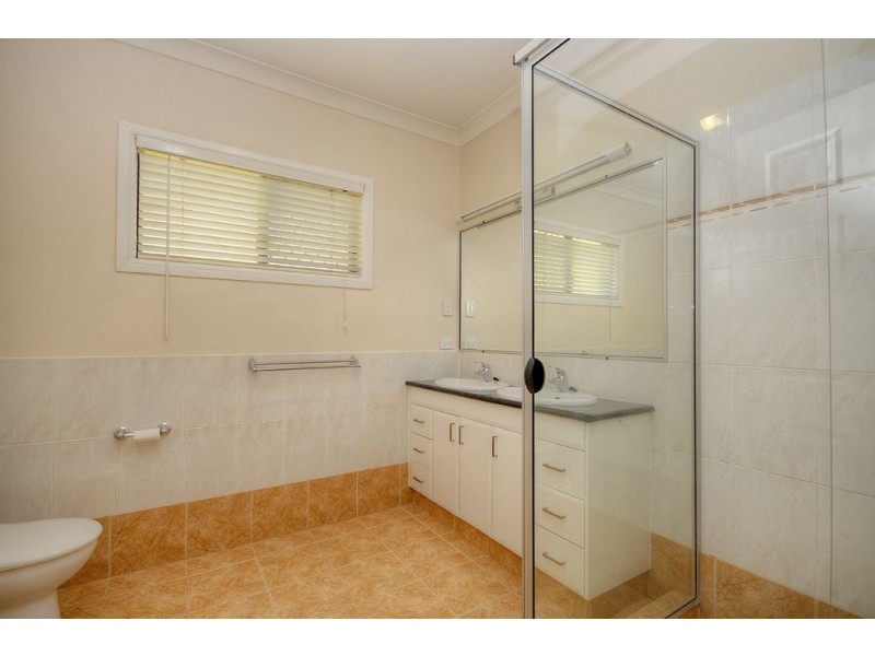 43 Arun Drive, Arundel QLD 4214