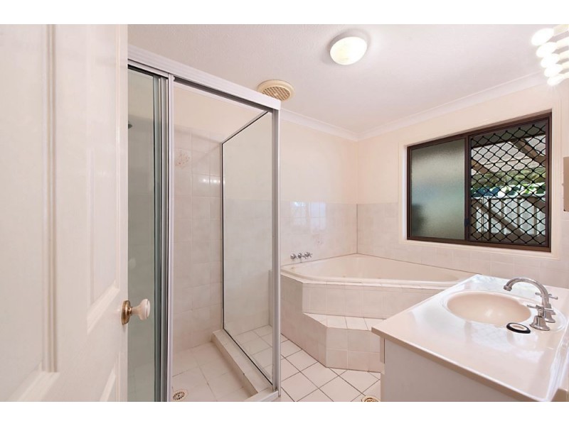 54 Victor Ave, Paradise Point QLD 4216