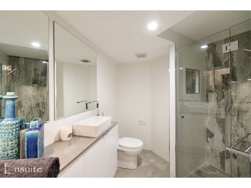 8/3574 Main Beach Parade, Main Beach QLD 4217