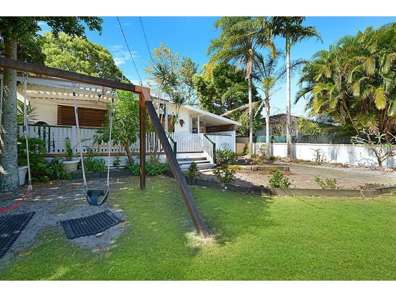 47 Victor Avenue, Paradise Point QLD 4216