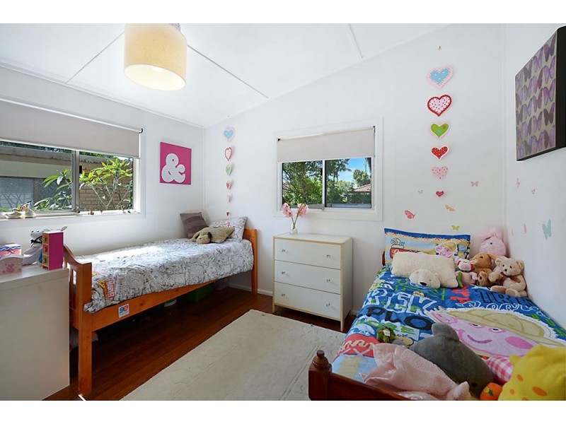 47 Victor Avenue, Paradise Point QLD 4216