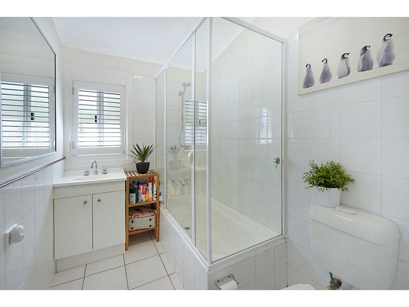 47 Victor Avenue, Paradise Point QLD 4216