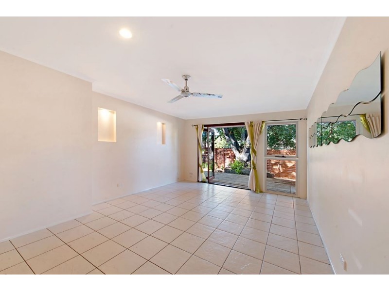1/80 Kangaroo Avenue, Coombabah QLD 4216