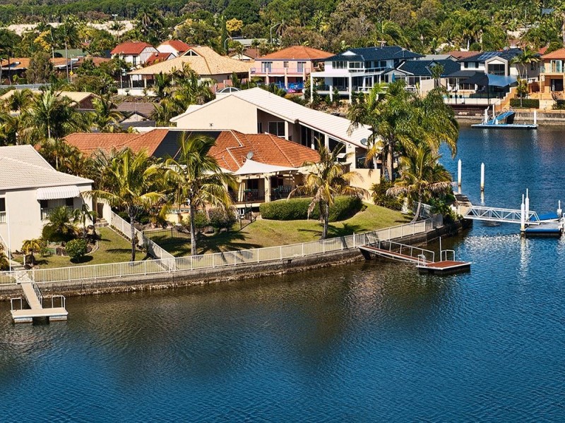 15 Salamander Court, Mermaid Waters QLD 4218