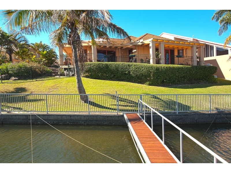 15 Salamander Court, Mermaid Waters QLD 4218
