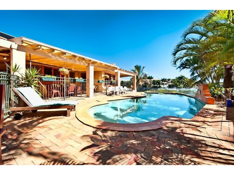 15 Salamander Court, Mermaid Waters QLD 4218