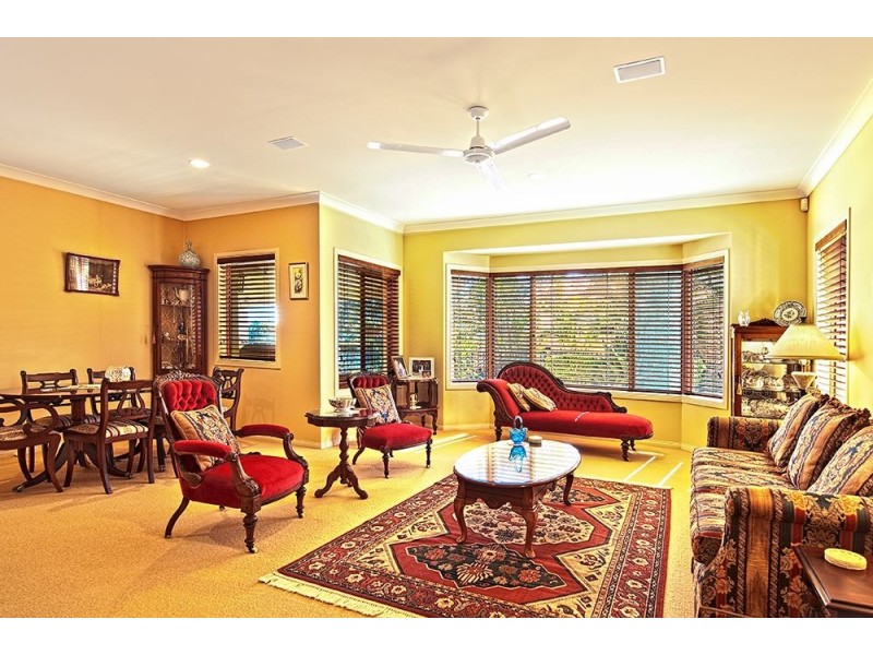 15 Salamander Court, Mermaid Waters QLD 4218