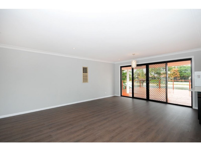13 Sundowner Court, Mermaid Waters QLD 4218