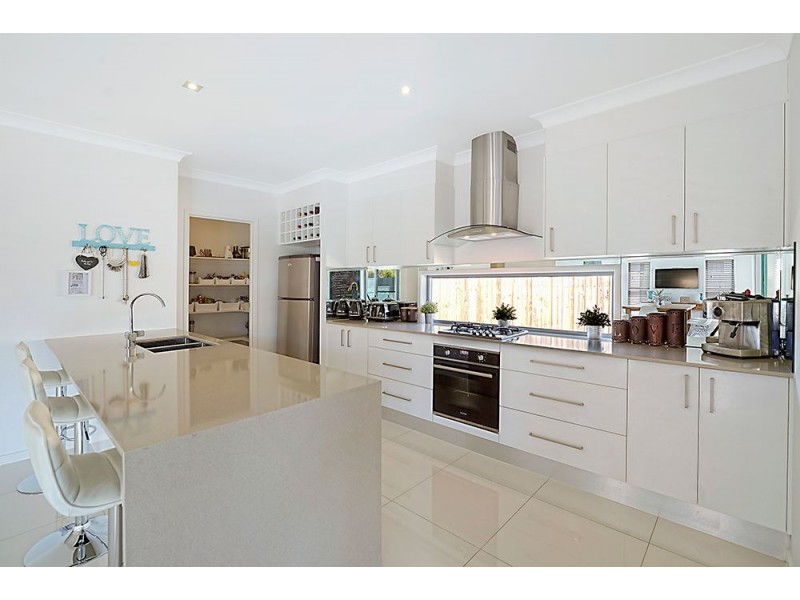 14 Iridium Drive, Hope Island QLD 4212