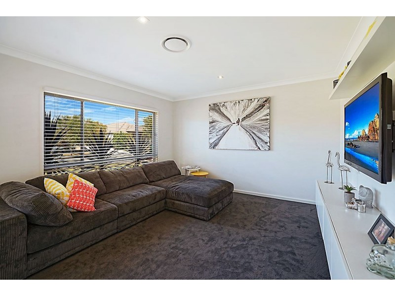 14 Iridium Drive, Hope Island QLD 4212
