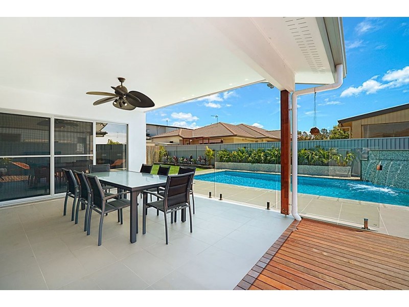 14 Iridium Drive, Hope Island QLD 4212