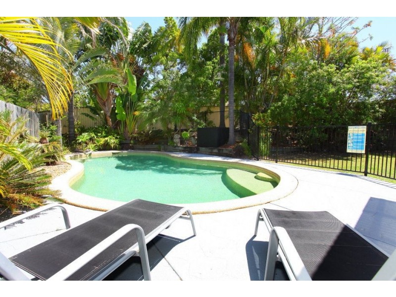 145 Glen Eagles Drive, Robina QLD 4226