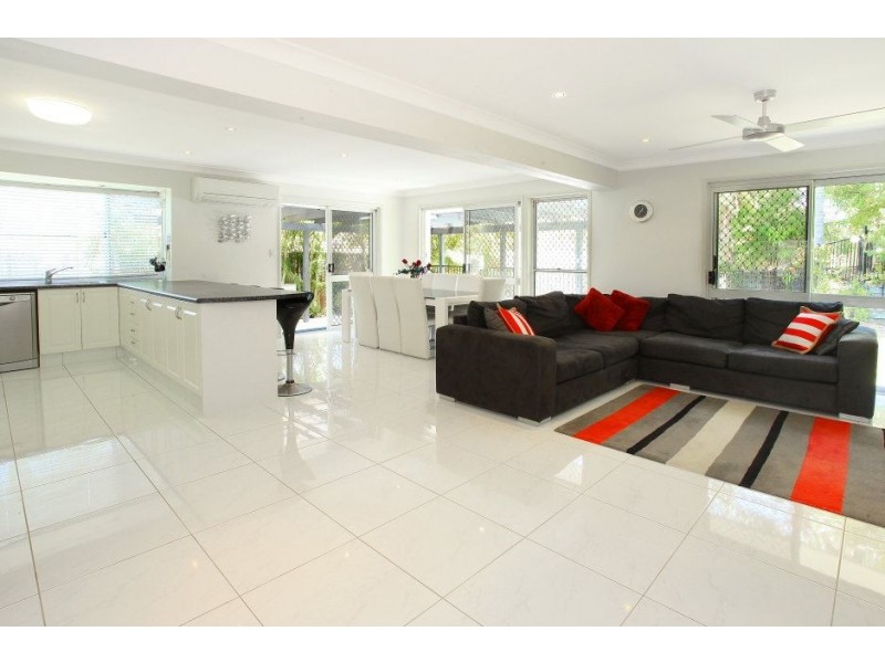 145 Glen Eagles Drive, Robina QLD 4226