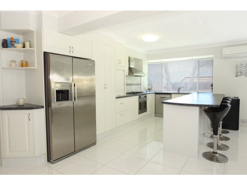 145 Glen Eagles Drive, Robina QLD 4226