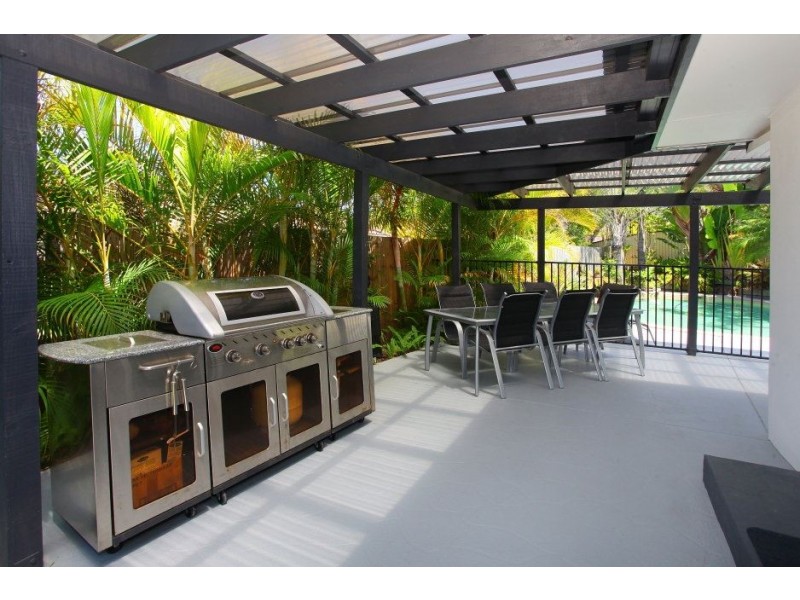 145 Glen Eagles Drive, Robina QLD 4226