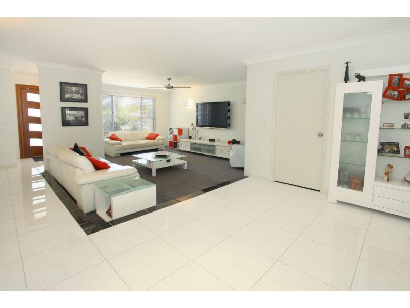 145 Glen Eagles Drive, Robina QLD 4226