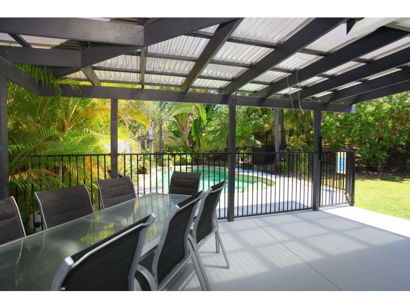 145 Glen Eagles Drive, Robina QLD 4226