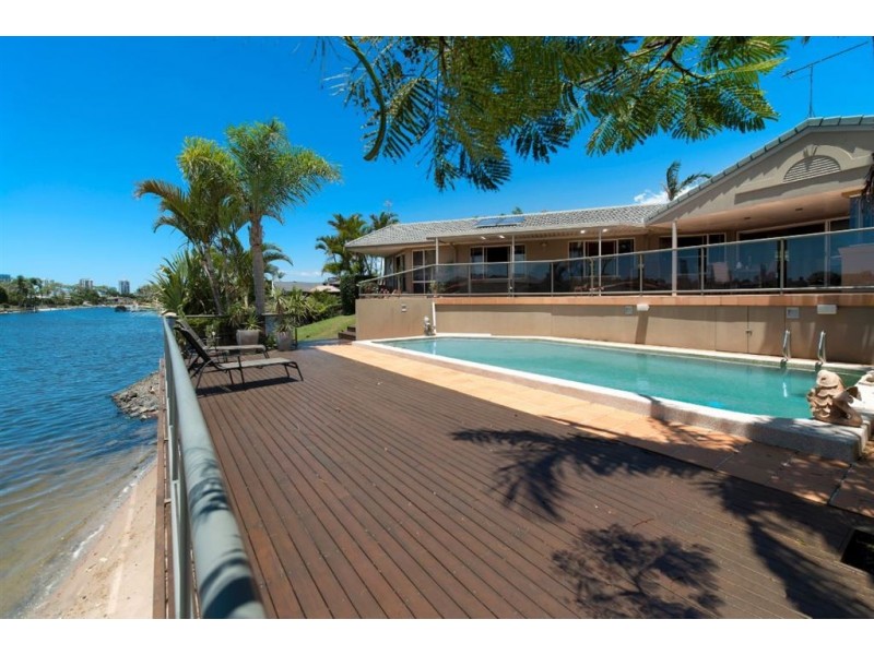 16 Yunga Court, Broadbeach Waters QLD 4218