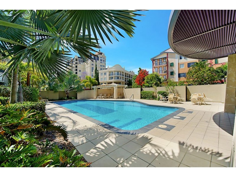 3045 Everglade Avenue, Carrara QLD 4211