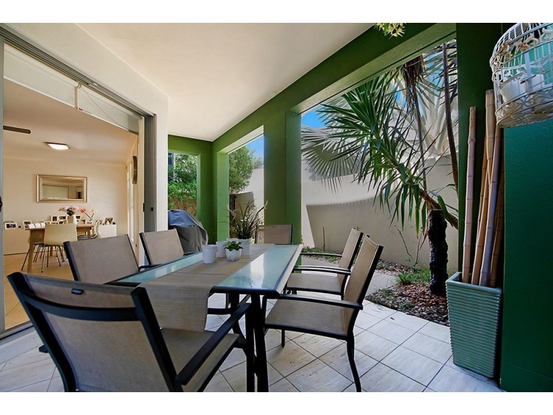 3045 Everglade Avenue, Carrara QLD 4211